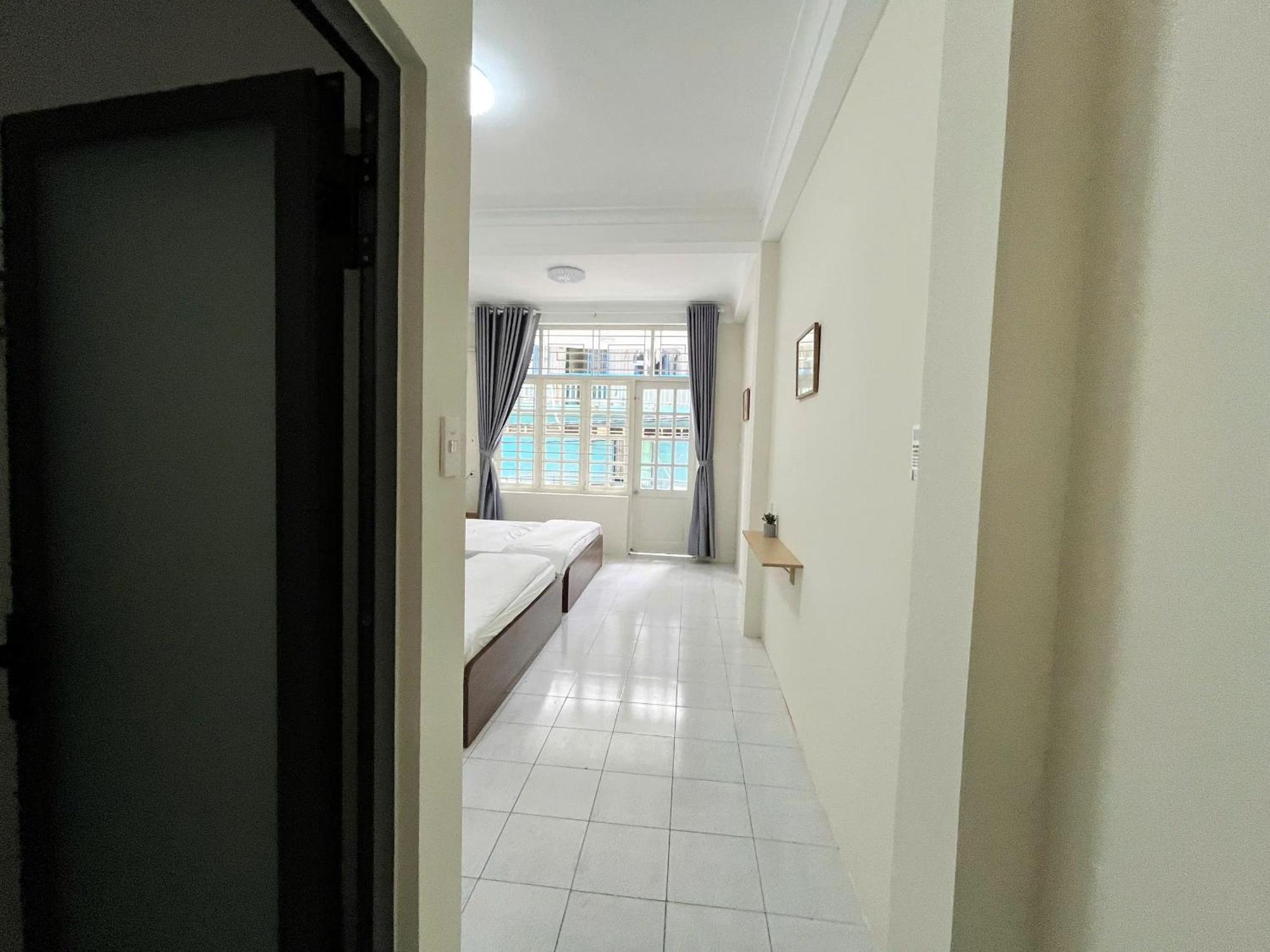 Dan's Wash & House, Big And New, Balcony, Laudromat, Bui Vien Area Khách sạn hẻo lánh TP. Hồ Chí Minh
